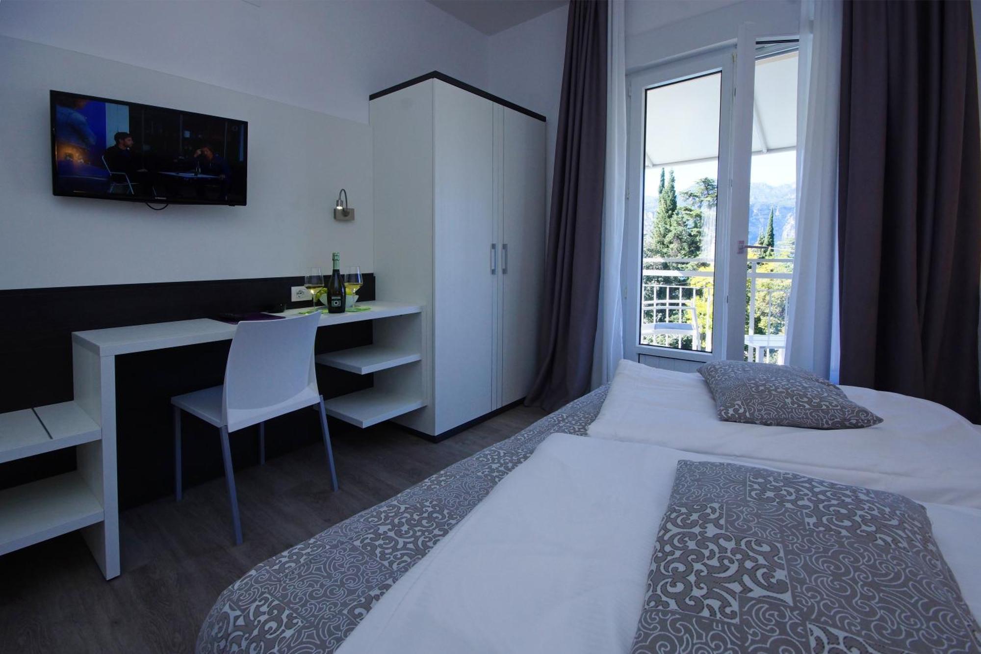 Hotel Casa Serena Μαλτσεζίνε Εξωτερικό φωτογραφία