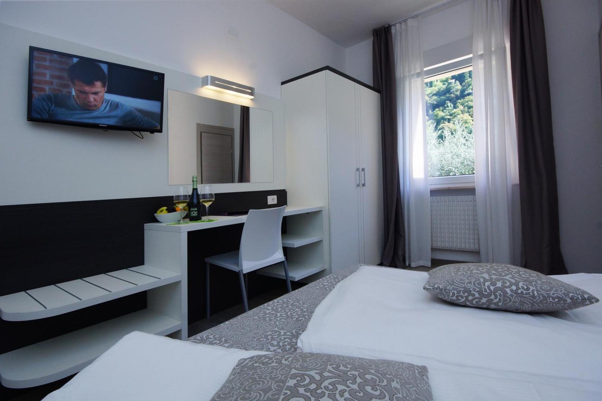 Hotel Casa Serena Μαλτσεζίνε Εξωτερικό φωτογραφία