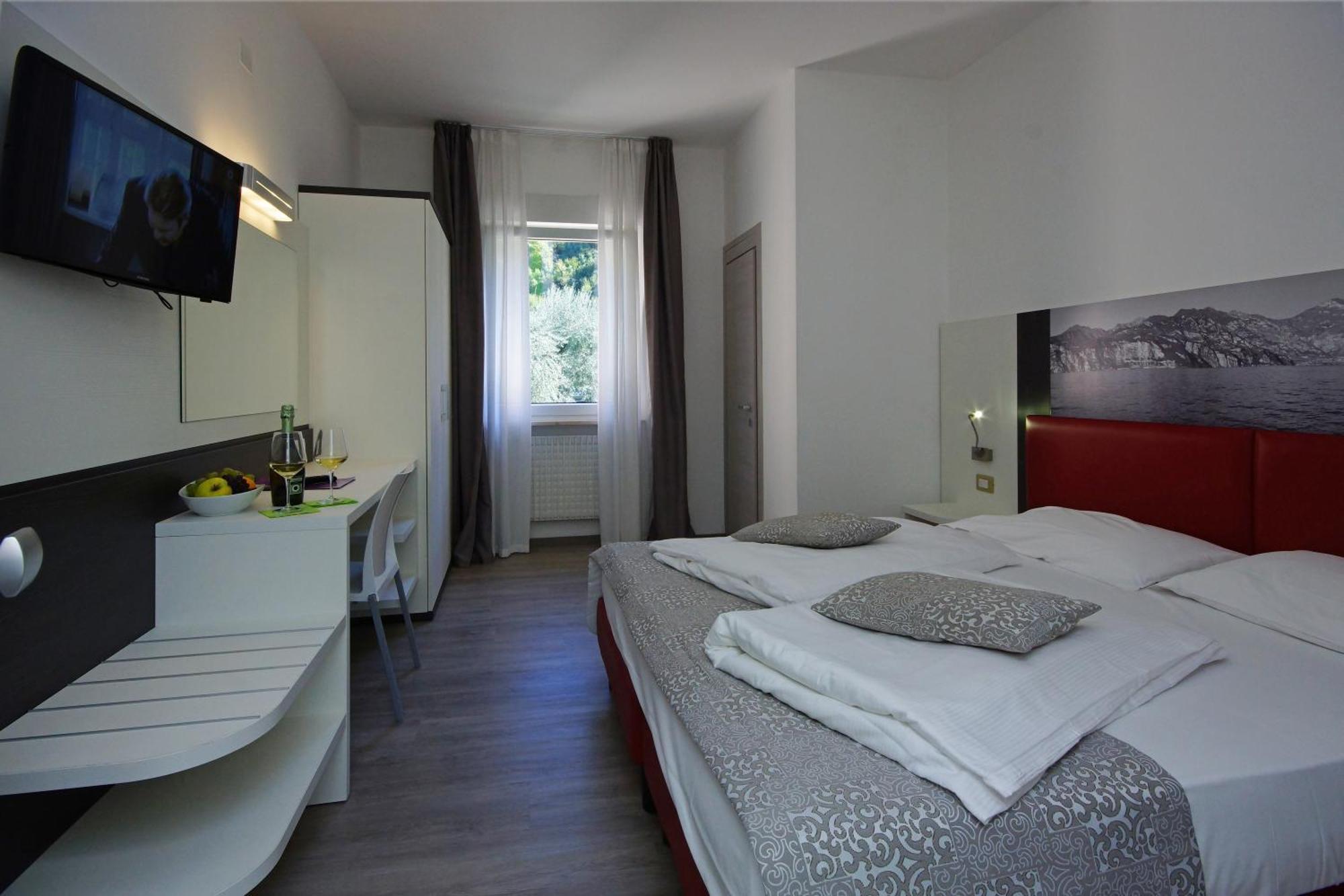Hotel Casa Serena Μαλτσεζίνε Εξωτερικό φωτογραφία