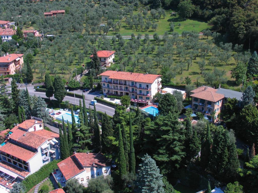 Hotel Casa Serena Μαλτσεζίνε Εξωτερικό φωτογραφία